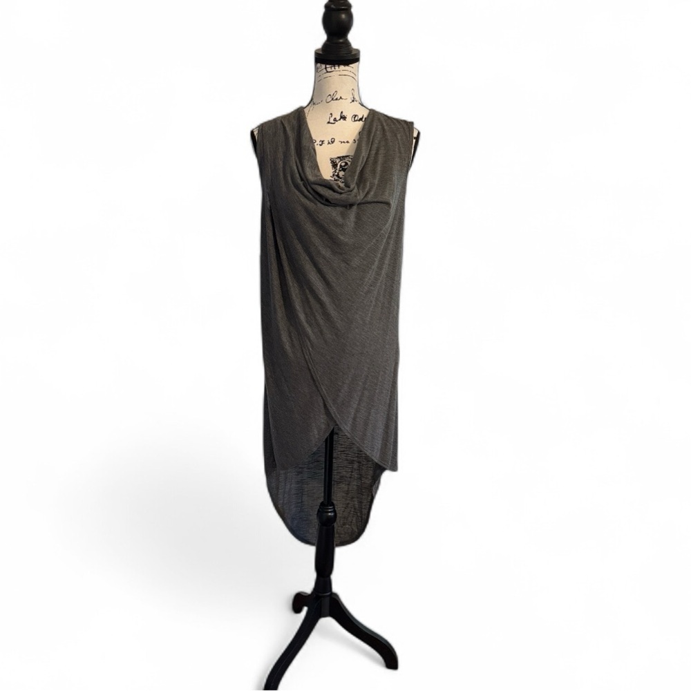 Arete Women’s high low poncho duster gray Size Small